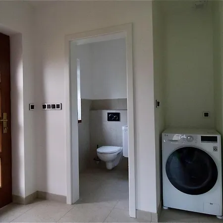 Uprostred Trojuhelniku Praha - Karlovy Vary - Plzen Apartment Kolesovice